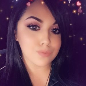 Meet your Posher, Desiree